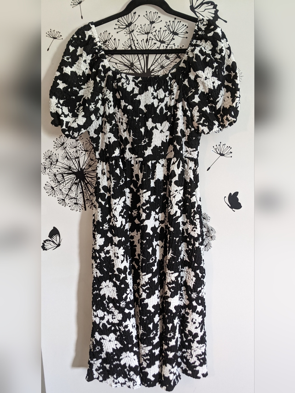 Black & White Floral Smocked Women's Dress